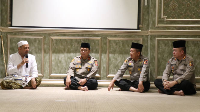 Tim Operasi NCS Polri bersilaturahmi ke Habib Taufiq