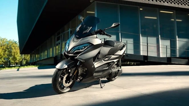 Sepeda motor listrik Nerva yang pakai baterai Blade buatan BYD