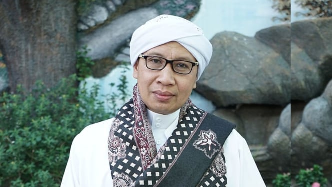 Prof. KH.Yahya Zainul Maarif atau Buya Yahya