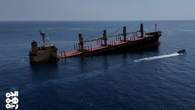 VIVA Militer: Kapal kargo Inggris, Rubymar, tenggelam dihantam rudal Houthi