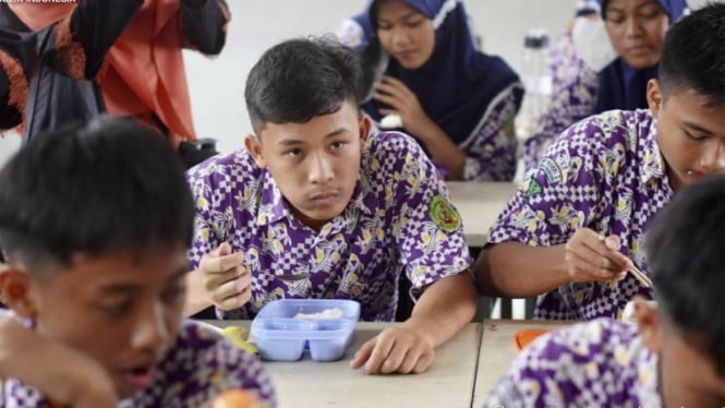 Simulasi Makan Siang di Tangerang, Menko Airlangga Hartarto