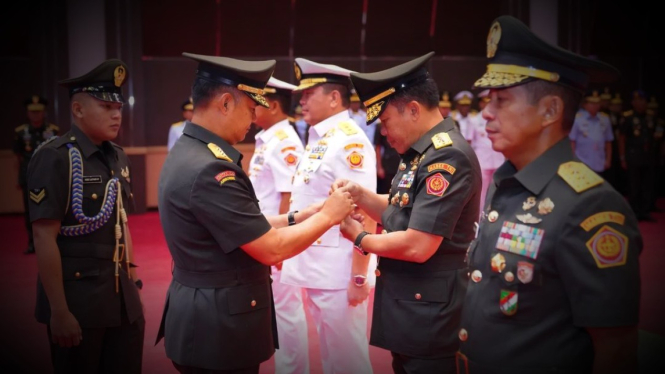 VIVA Militer: Serah terima jabatan Aster dan Asrena Panglima TNI.