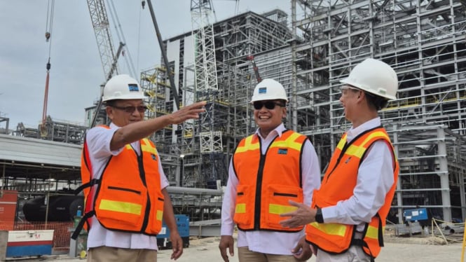Menteri ESDM Arifin Tasrif meninjau progres PT Smelter Freeport Indonesia [dok. PT Freeport Indonesia]