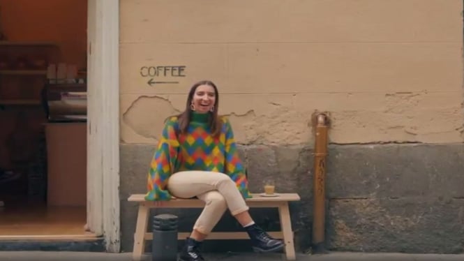 Marta Puerto, wanita asal Madrid Spanyol membuat video unik saat melamar kerja
