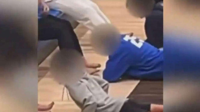 Viral Video Siswa SMA Jilat dan Hisap Jari Kaki Untuk Menggalang Dana