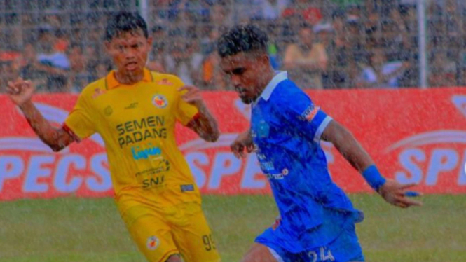Duel PSBS Biak vs Semen Padang FC
