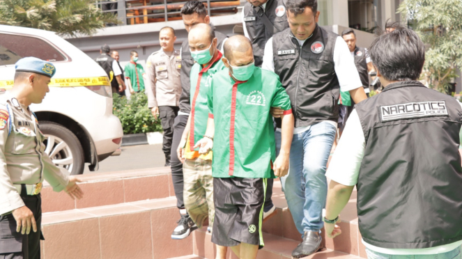 Polres Metro Jakarta Barat meringkus bandar narkoba besar jaringan internasional asal Malaysia yang bernama Murtala atau MT. 