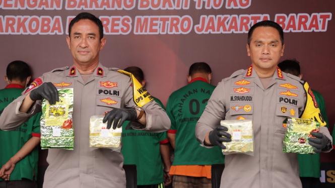 Bandar besar narkoba jenis sabu jaringan internasional, Murtala Ilyas (42) tertangkap Satnarkoba Polres Metro Jakarta Barat.
