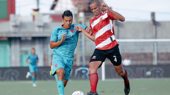 Madura United gegen Persita Tangerang