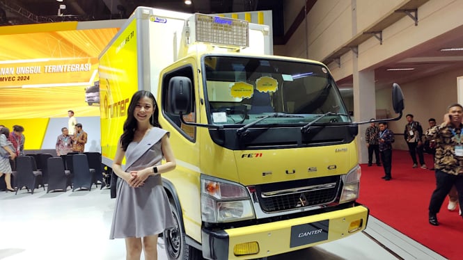 Cara Mitsubishi Fuso Hadapi Serbuan Truk China