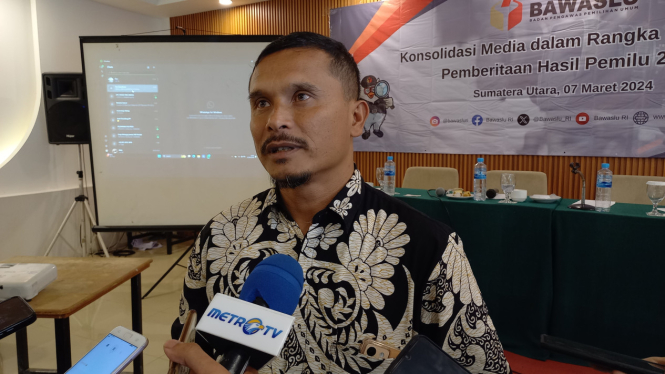 Koordinator Divisi Hubungan Masyarakat, Data Informasi Bawaslu Sumut, Saut Boangmanalu.(B.S.Putra/VIVA)