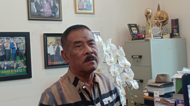 Komisaris PT Persib Bandung Bermartabat, Umuh Muchtar
