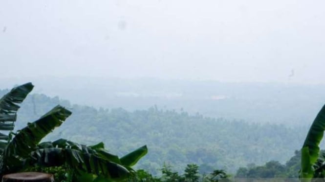 Kota Ranai, Kabupaten Natuna, Kepulauan Riau, tertutup kabut adveksi.