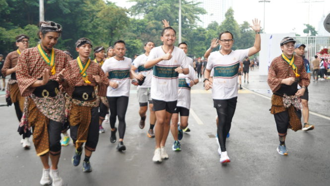 Lari 7K di Car Free Day Jakarta jelang MN Run 2024