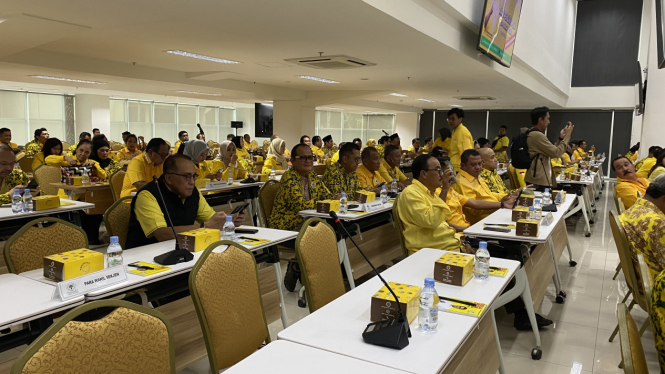 Partai Golkar menggelar rapat pleno membahas hasil evaluasi Pemilu Presiden dan Legislatif 2024, di Kantor DPP Partai Golkar, Slipi Jakarta Barat, Minggu 10 Maret 2024. 