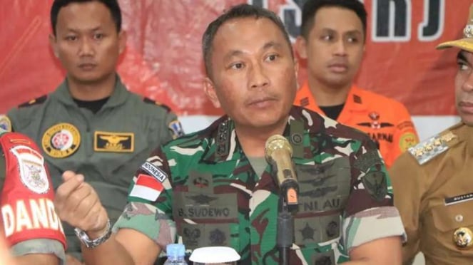 Komandan Lanud Anang Busra Kolonel Pnb Bambang Sudewo 