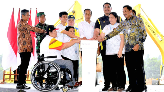 Jokowi inaugurates the first Paralympic Training Center construction in Karangan