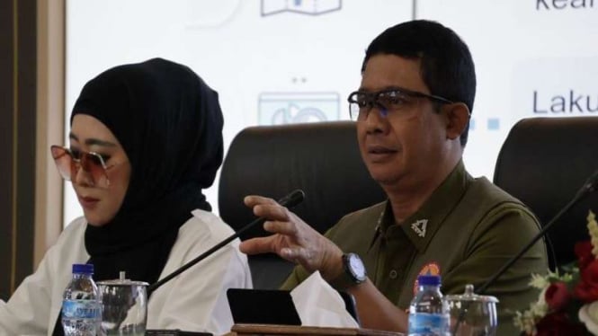 Kepala BNPB Letjen TNI Suharyanto di Padang