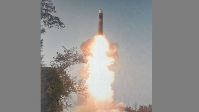 Militer India melakukan uji coba rudal Agni-5 di Teluk Benggala