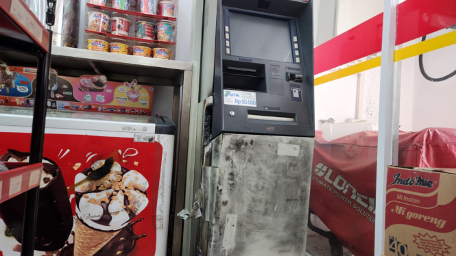 Mesin ATM di minimarket di Sawangan, Depok dibobol maling