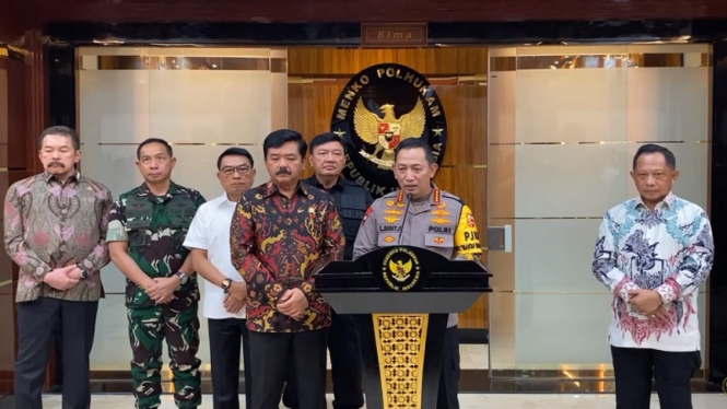 Kapolri Jenderal Listyo Sigit Prabowo menjawab isu Kapolda jadi saksi paslon 03