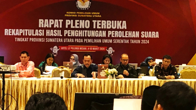 KPU Sumut Gelar Rapat Pleno Rekapitulasi Tingkat Provinsi di Lee Polonia Hotel.(B.S.Putra/VIVA)
