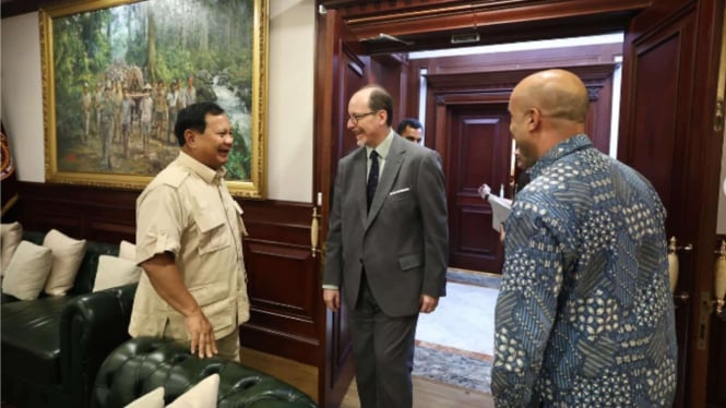Prabowo dan Duta Besar Spanyol untuk Indonesia H.E. Mr. Francisco de Asís Aguilera Aranda.
