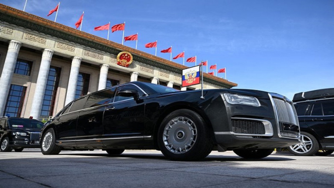 Mobil Limosin Aurus Senat Rusia yang diberikan Presiden Putin ke Kim Jong Un