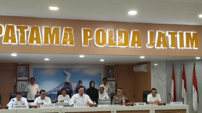 Menteri AHY di Markas Polda Jatim di Surabaya.