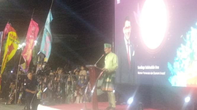 Menteri Pariwisata dan Ekonomi Kreatif, Sandiaga Salahuddin Uno di Kuala Tungkal