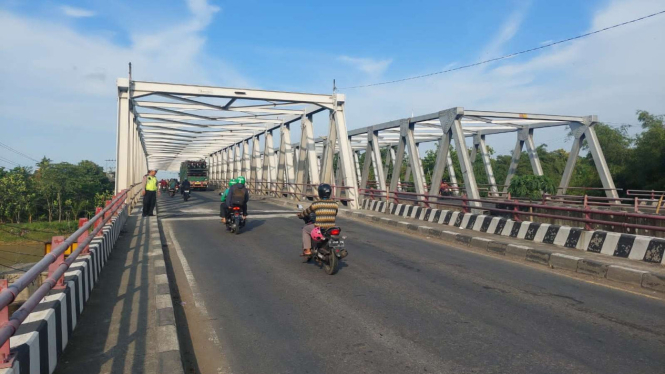 Jembatan Comal sisi utara, Pemalang, selesai diperbaiki
