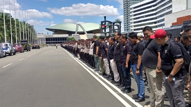 Aparat Gabungan Diterjunkan Amankan Demo di DPR dan KPU