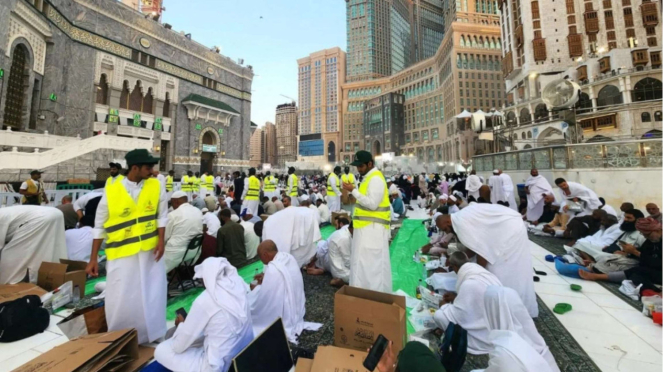 Quão amigável e caloroso o povo de Meca é com os peregrinos da Umrah