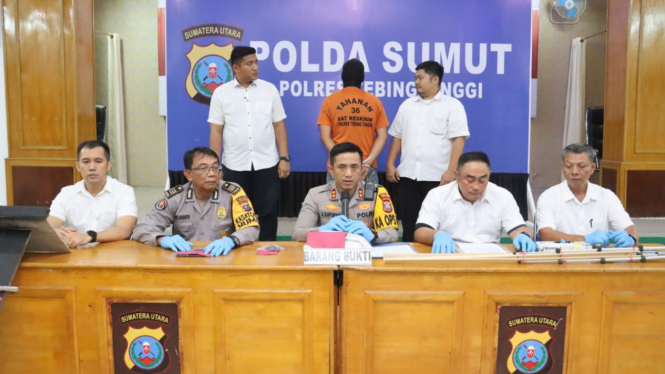 Kapolres Tebing Tinggi, AKBP Andreas Tampubolon saat memberikan keterangan pres kasus video mengaku Nabi.(dok Polres Tebing Tinggi)