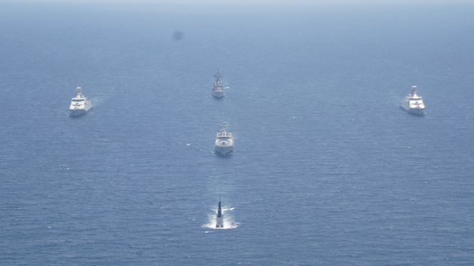 VIVA Militer: Unsur kapal perang Koarmada II gelar Glagaspur di Laut Jawa