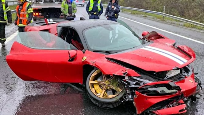 Kecelakaan Ferrari F90 Stradale di Finlandia