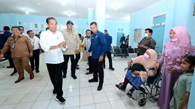 Jokowi Inspects Health Service, Facility at Regional Hospital in Pontianak