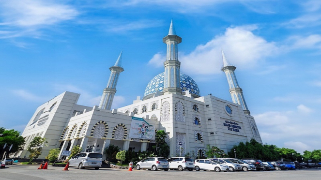 Masjid Tazkia Center di kawasan Sentul City, Bogor