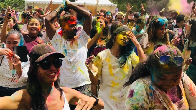Perayaan Holi Colour Festival di Bali