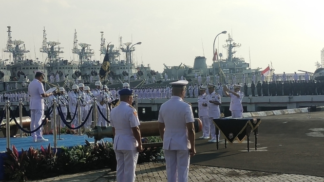 VIVA Militer: Pangkoarmada RI Lantik Laksda TNI Yoos Suryono jadi Pangkoarmada I