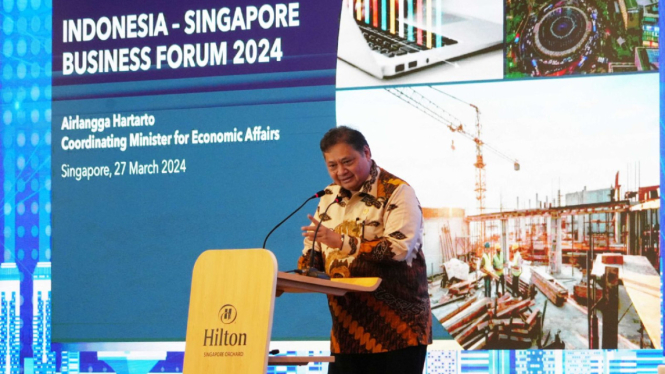 Menko Perekonomian Airlangga Hartarto di Indonesia-Singapore Business Forum 2024