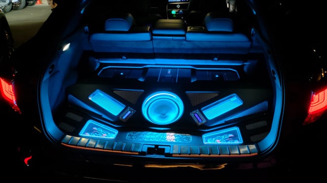 Ilustrasi audio mobil
