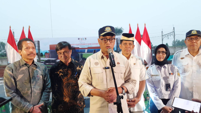 Menteri Perhubungan Budi Karya Sumadi usai meresmikan pembangunan Stasiun Baru Jatake, Tangerang