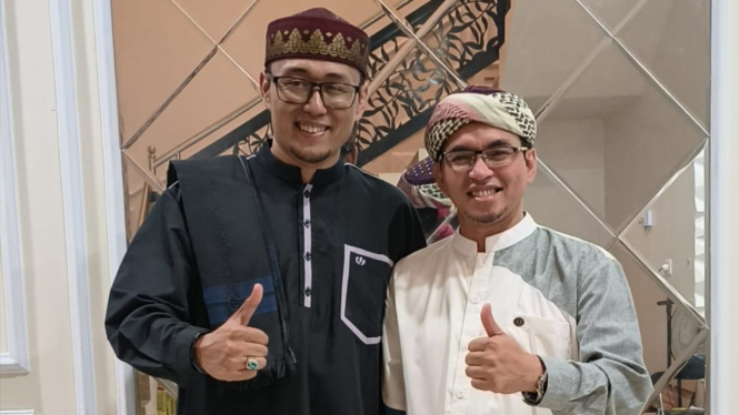 Ustaz Ikhsan dan Ustaz Jufri Rustandi.