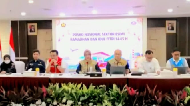 Kepala BPH Migas, Erika Retnowati, dalam konferensi pers 'Pembukaan Posko Nasional Sektor ESDM Ramadan dan Idul Fitri (RAFI) 2024' di kantor BPH Migas, Jakarta, Rabu, 3 April 2024.
