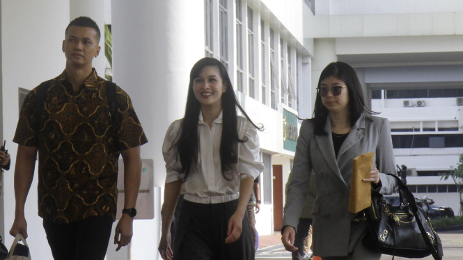 Sandra Dewi Hadir untuk Diperiksa Kejagung
