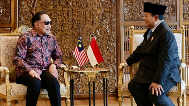Menteri Pertahanan RI, Prabowo Subianto dan PM Malaysia, Anwar Ibrahim