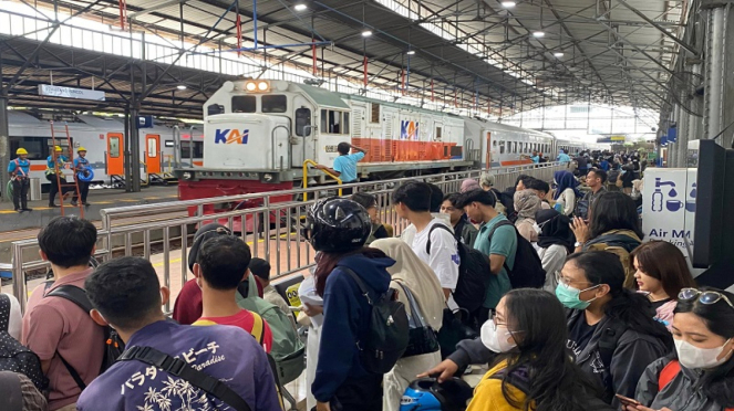 Suasana Stasiun Semarang Poncol saat masa arus Mudik Lebaran 2024