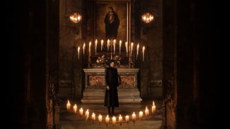 Review Film the First Omen: Penemuan Jati Diri Biarawati yang Mengerikan