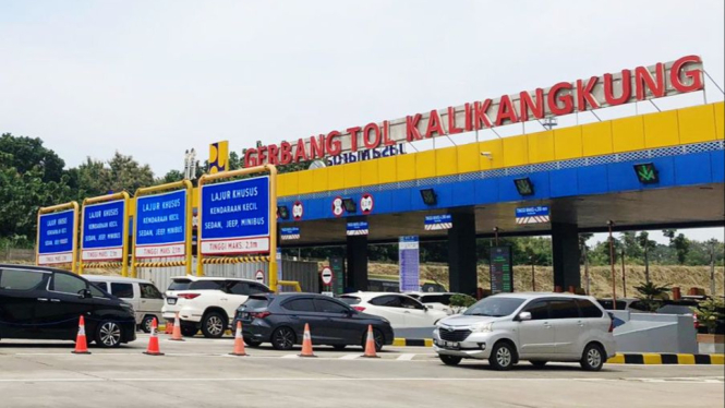 Gerbang Tol (GT) Kalikangkung Semarang, Jawa Tengah 